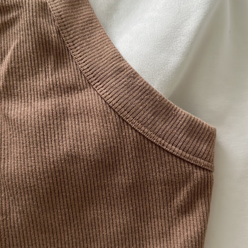 Forever 21 Basic Tank - Picture 3 of 4